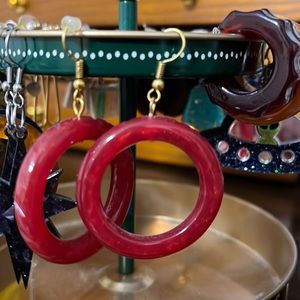 Splendette red hoop earrings